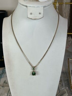 Gold tone Green Crystal Pendant Necklace